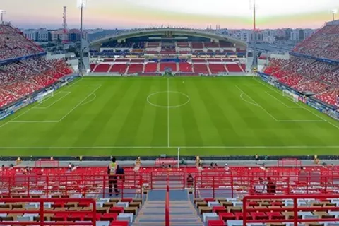 عدسة "يلا كورة" ترصد أجواء ملعب محمد بن زايد قبل قمة الأهلي والزمالك (فيديو)